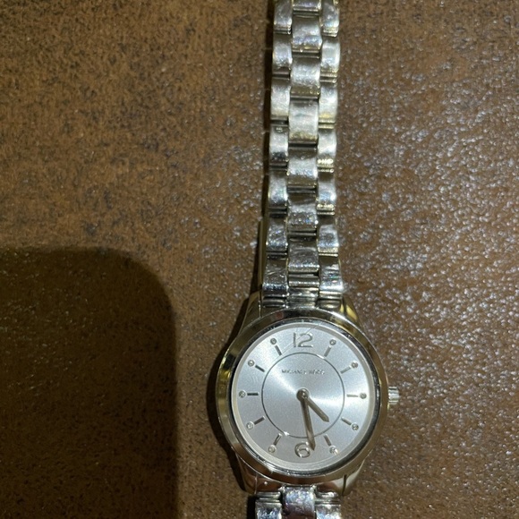 Micheal Kors Stainless Steel watch - Picture 3 of 3